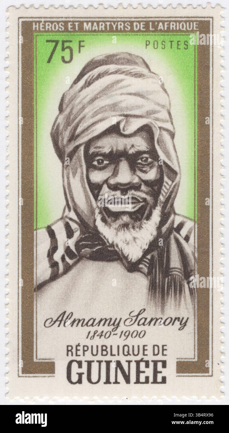 GUINEA - 2. Oktober 1962: 75 Franken Gelb-Grün, Sepia und Gold Briefmarke mit Porträt von Almamy Samory (Samory Toure, Samory Touré oder Almamy Samore Lafiya Toure), Serie Heroes and Martyrs of Africa. Er war ein muslimischer Geistlicher, ein Militärstratege und Gründer und Führer des Wassoulou-Reiches, eines islamischen Reiches im heutigen Nord- und Südostguinea. Toure widersetzte sich der französischen Kolonialherrschaft in Westafrika von 1882 bis zu seiner Gefangennahme im Jahr 1898. Samori Toure war der Urgroßvater von Guineas erstem Präsidenten Ahmed Sékou Touré Stockfoto