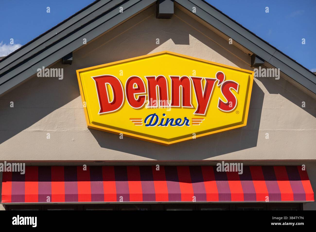 Denny's Diner Logo Sign Familienrestaurant American Diner Style Restaurant Chain in Niagara Falls Ontario Kanada Stockfoto