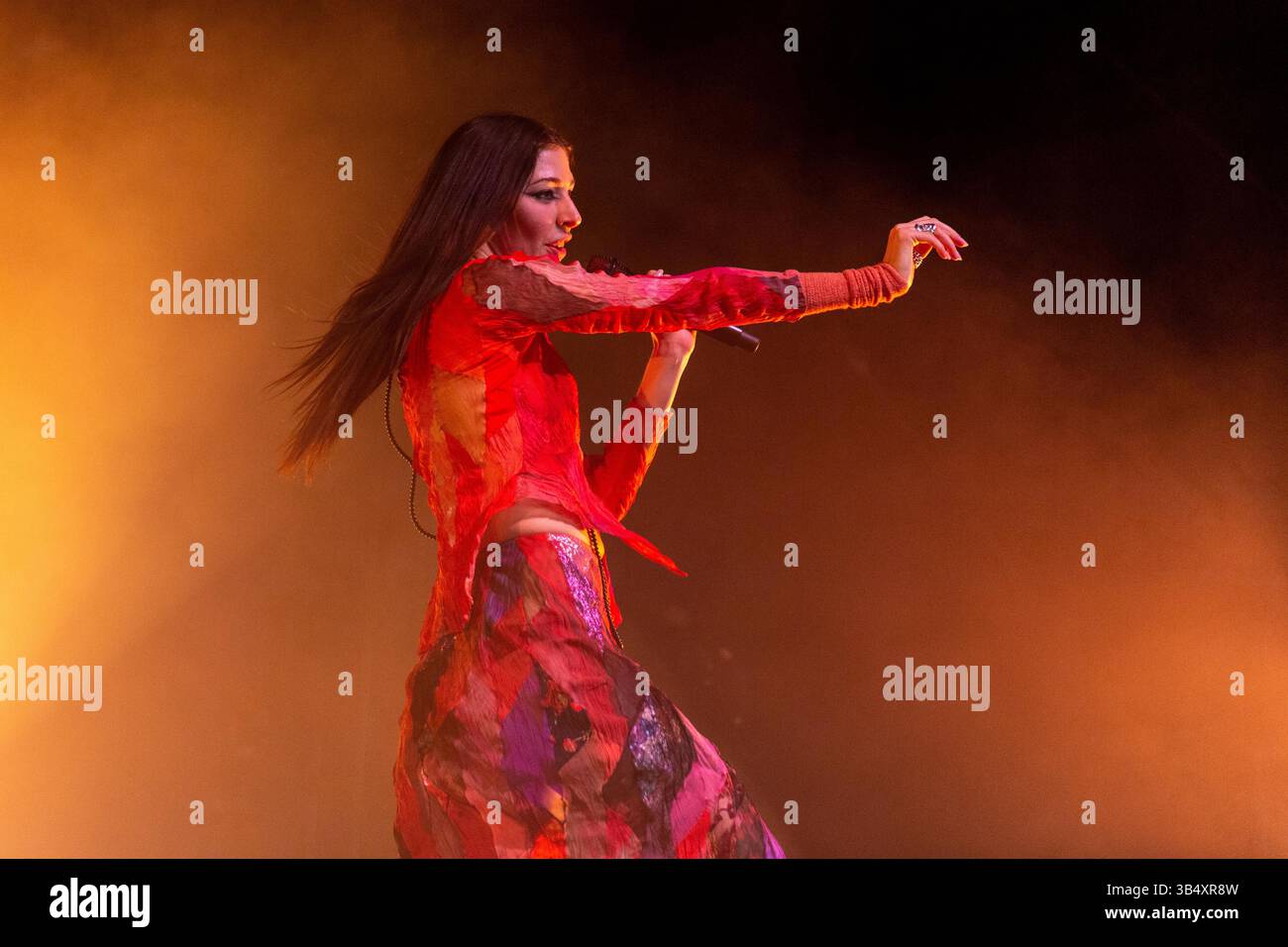 April 2022, Indio, California, USA: CAROLINE POLACHEK beim Coachella Valley Music and Arts Festival in Indio, Kalifornien (Foto: © Daniel DeSlover/ZUMA Press Wire) Stockfoto