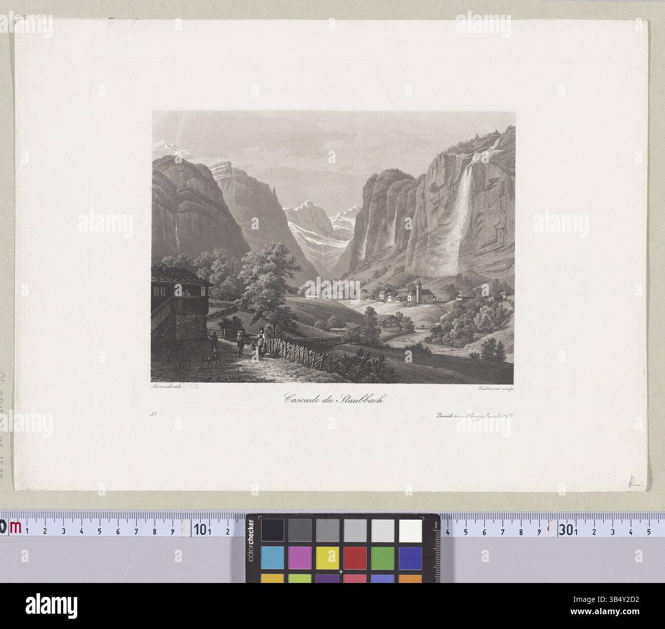 Der Druck zeigt die Staubbachfälle im Lauterbrunnental, Schweiz. Das Werk ist ein Aquatindruck von David Alois Schmid und ein Stich von Johann Jakob Falkeisen. Der von Heinrich Füessli & Co. Veröffentlichte Film fängt den malerischen Wasserfall im Berggental ein. Stockfoto