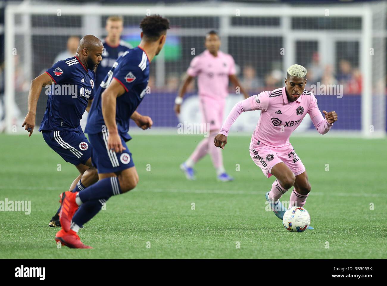 30. April 2022; Foxborough, MA, USA; Inter Miami Mittelfeldspieler Emerson Rodr’guez (25) in einem MLS-Spiel zwischen Inter Miami FC und New England Revolution im Gillette Stadium. Anthony Nesmith/CSM(Kreditbild: Stockfoto