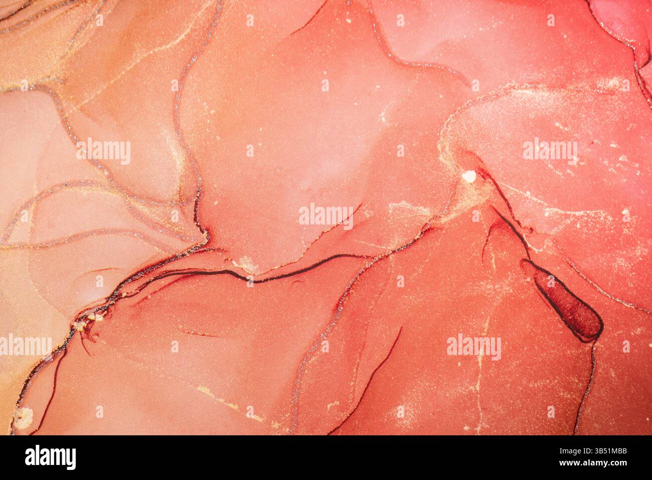 Wunderschöne romantische Marmoroberfläche in Rot-, Violett- und Pink-Tönen mit Glitzereffekt. Moderner abstrakter Steinhintergrund. Stockfoto
