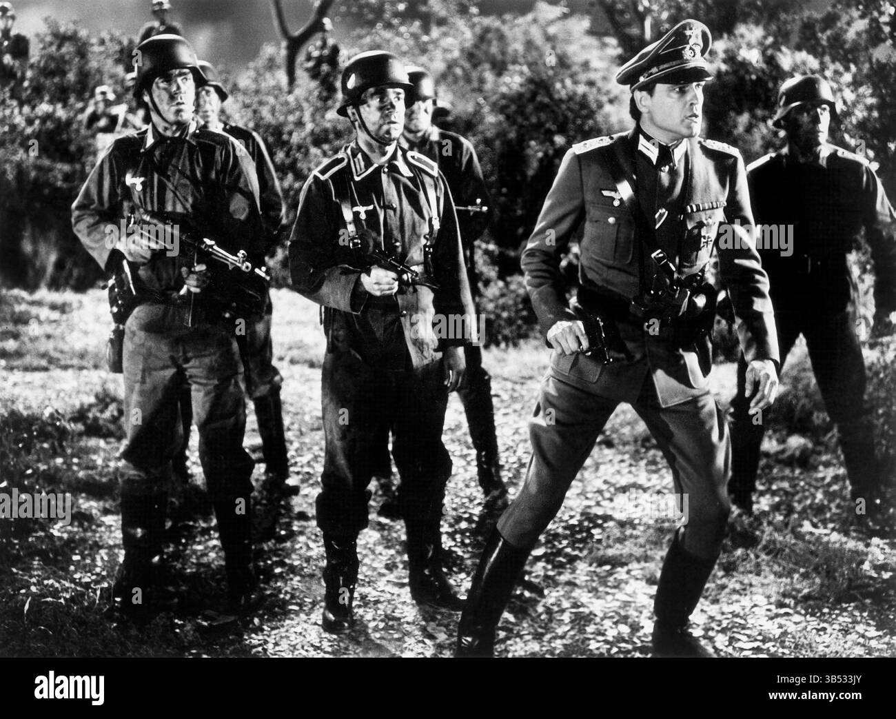 27. Oktober 2020, USA: Rick Traeger, John Ericson, am Set des Films, „Bedknobs and Broomsticks“, Walt Disney Productions, Buena Vista Distribution, 1971 (Bild: © JT Vintage/Glasshouse Via ZUMA Press Wire) Stockfoto