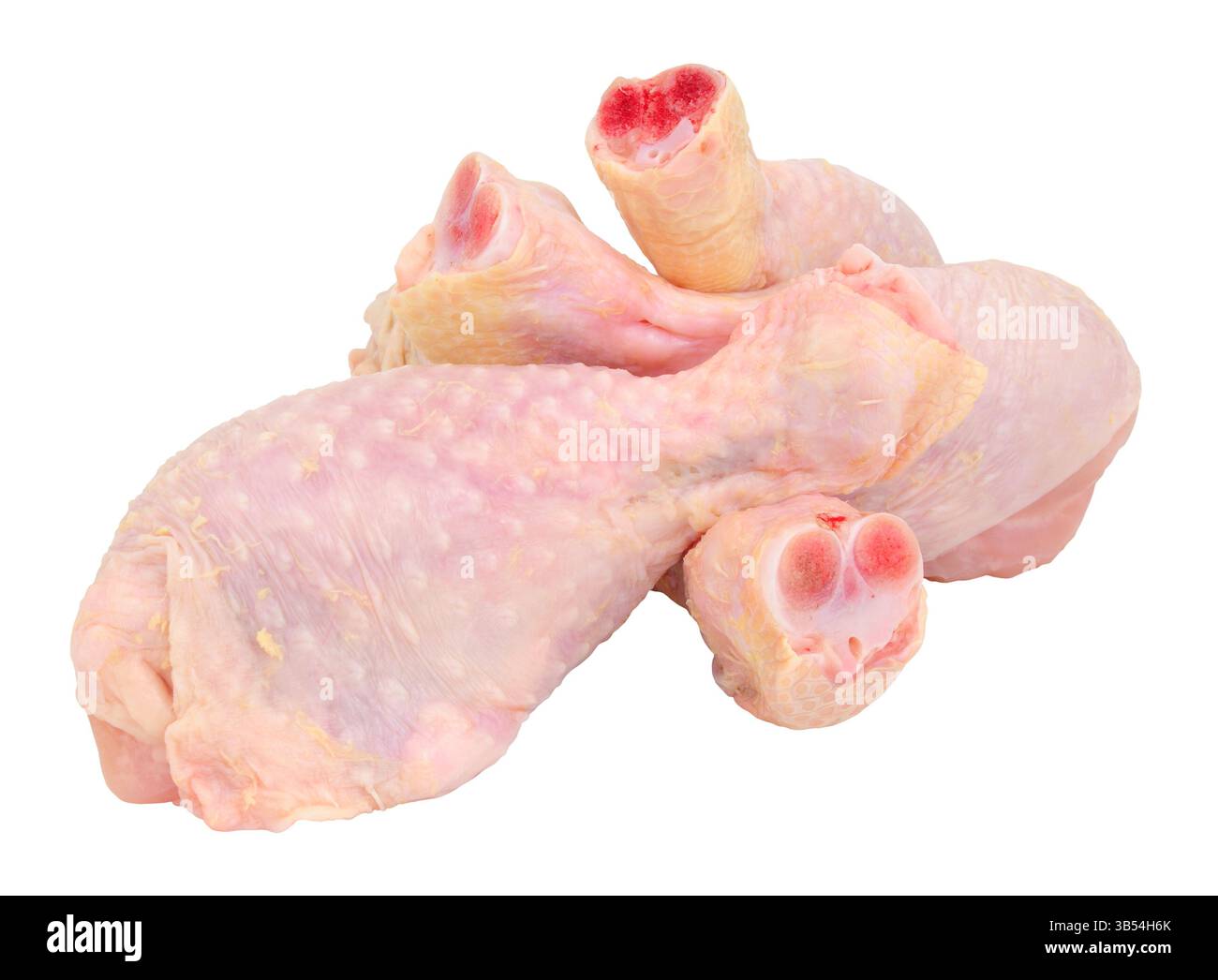 Gruppe von frisch zubereiteter Haut auf Hähnchenkeulen isoliert auf weißem Hintergrund Stockfoto
