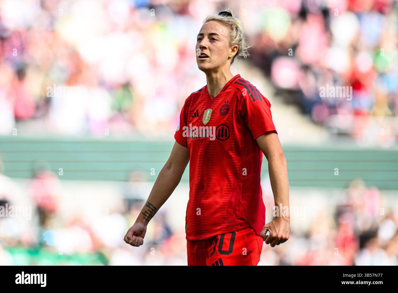 KÖLN, DEUTSCHLAND - 1. MAI 2025: Carolin Simon - das DFB-Pokal Frauen-Cup-Spiel FC Bayern München gegen SV Werder Bremen bei Rhein Energie S Stockfoto