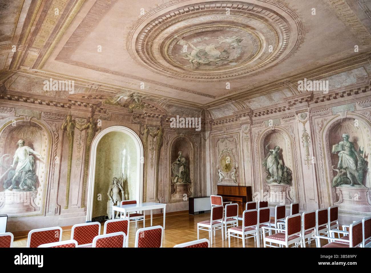 Innenraum des Freskensaals im Alten Rathaus mit Trompe l'oeil Deckenfresken von Josef Winterhalter. Brünn, Tschechische Republik (Tschechien) Stockfoto
