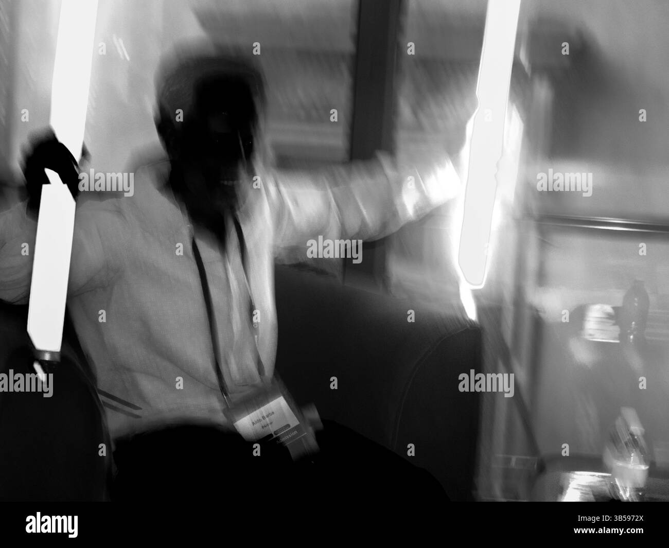 Juni 2022, New York, NY, USA: Marriott Marquis im Times Square, NYC, 22. Juni 2022. Digitale Kunst, die nicht fungibel ist, wie der langweilige Ape Yacht Club, Doodles und Azuki, Kryptowährungen sowie die Börse haben in diesem Jahr zweistellige Verluste erlitten. (Bild: © John Marshall Mantel/ZUMA Press Wire) Stockfoto