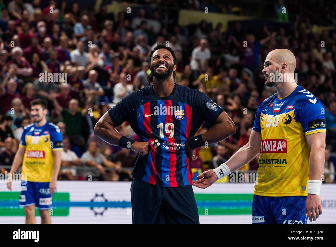 22. September 2022, Barcelona, Spanien: Timothey N’guessan vom FC Barcelona Gesten während des EHF Champions League-Spiels zwischen dem FC Barcelona und Lomza Industria Kielce im Palau Blaugrana am 22. September 2022 in Barcelona. (Foto: © Javier Borrego/AFP7 via ZUMA Press Wire) Stockfoto