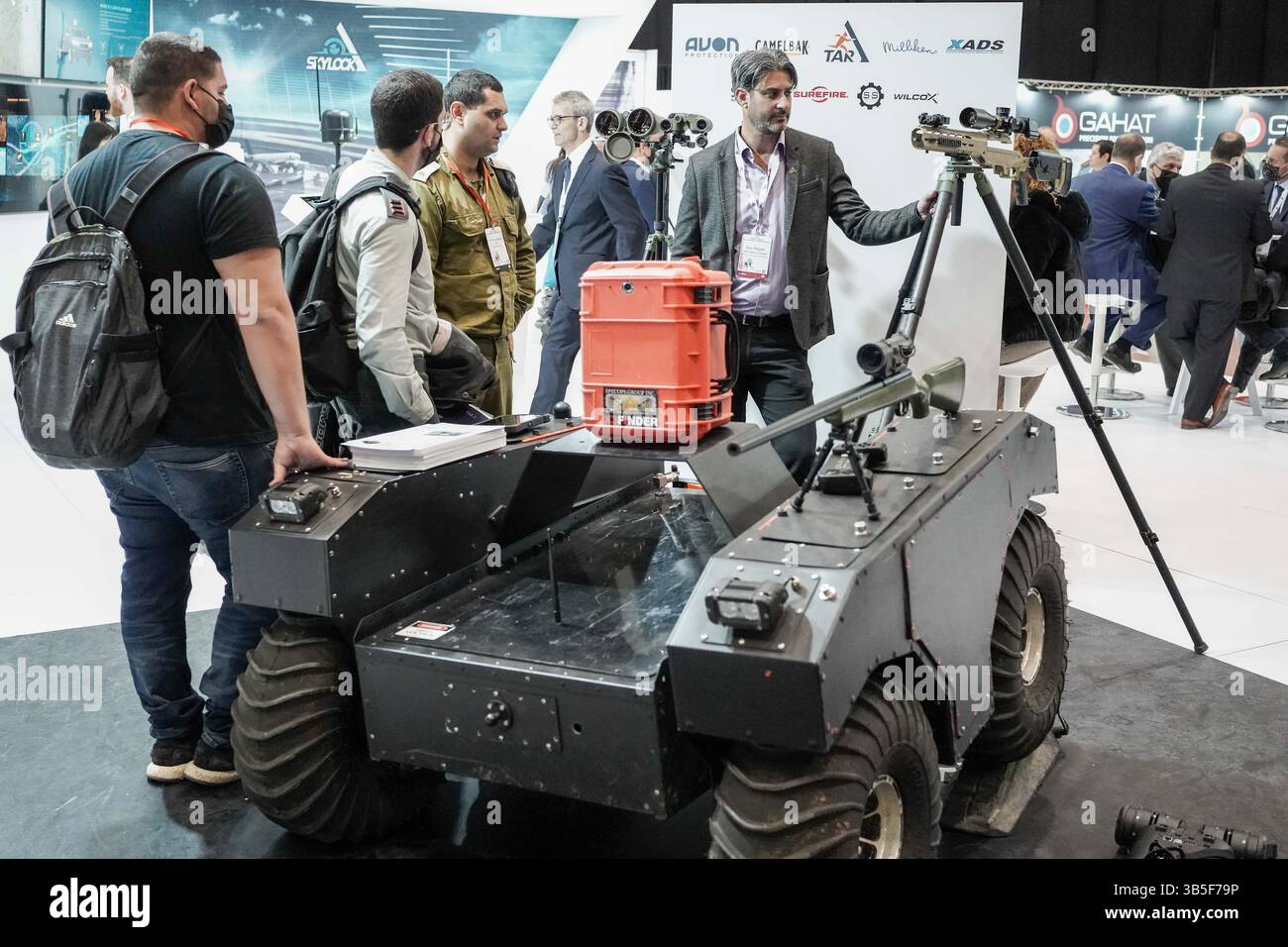 22. März 2022, Tel Aviv, Israel: Israelâ Internationale Sicherheits- und Verteidigungs-Ausstellung eröffnet auf der EXPO Tel Aviv und beleuchtet Ausrüstung und Technologien für Verteidigung, Landsicherheit, Megaereignisschutz, Cybersicherheit, Nachrichtendienste und Terrorismusbekämpfung. Das ISDEF beherbergt über 300 ausstellende Unternehmen und wird von 10.000 Besuchern und 50 Delegationen besucht, darunter Erstbesucher aus den Golfstaaten und Marokko. Die Ausstellung wird von Ländern verstärkt, die sich darauf vorbereiten, die Verteidigungsbudgets nach dem Krieg in der Ukraine und vielleicht einer neuen Weltordnung zu erhöhen. (Bild: © Nir Alon/ZUMA Pre Stockfoto