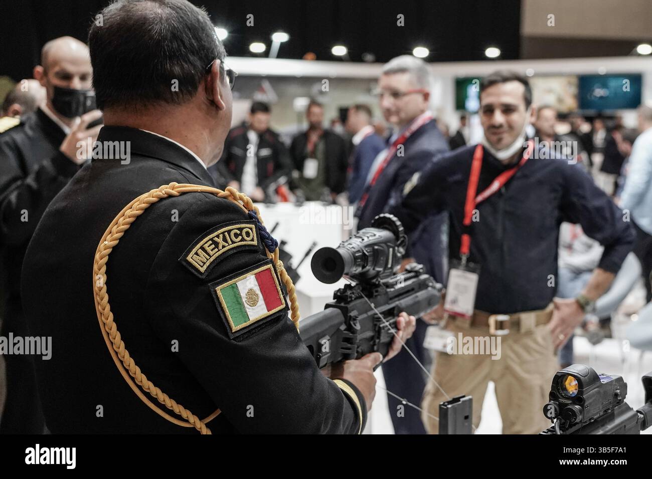 22. März 2022, Tel Aviv, Israel: Israelâ Internationale Sicherheits- und Verteidigungs-Ausstellung eröffnet auf der EXPO Tel Aviv und beleuchtet Ausrüstung und Technologien für Verteidigung, Landsicherheit, Megaereignisschutz, Cybersicherheit, Nachrichtendienste und Terrorismusbekämpfung. Das ISDEF beherbergt über 300 ausstellende Unternehmen und wird von 10.000 Besuchern und 50 Delegationen besucht, darunter Erstbesucher aus den Golfstaaten und Marokko. Die Ausstellung wird von Ländern verstärkt, die sich darauf vorbereiten, die Verteidigungsbudgets nach dem Krieg in der Ukraine und vielleicht einer neuen Weltordnung zu erhöhen. (Bild: © Nir Alon/ZUMA Pre Stockfoto