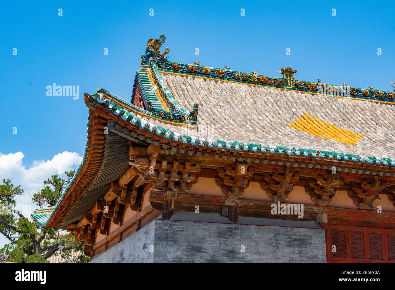 Der Saal der Heiligen Mutter im Jinci Tempel, Taiyuan, Shanxi: Einer der drei Schätze von Jinci, ein altes Gebäude Stockfoto