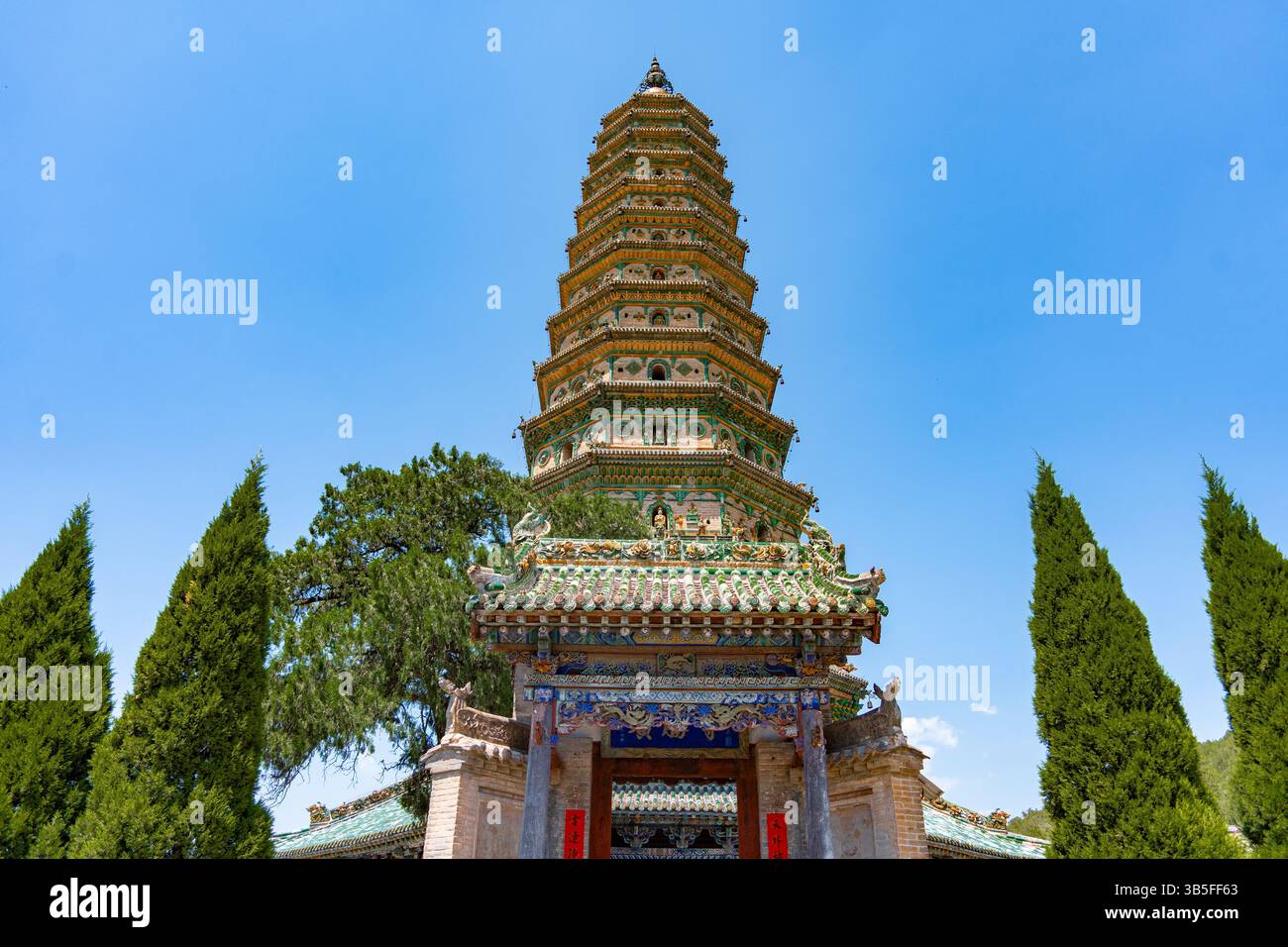 Der Saal der Heiligen Mutter im Jinci Tempel, Taiyuan, Shanxi: Einer der drei Schätze von Jinci, ein altes Gebäude Stockfoto