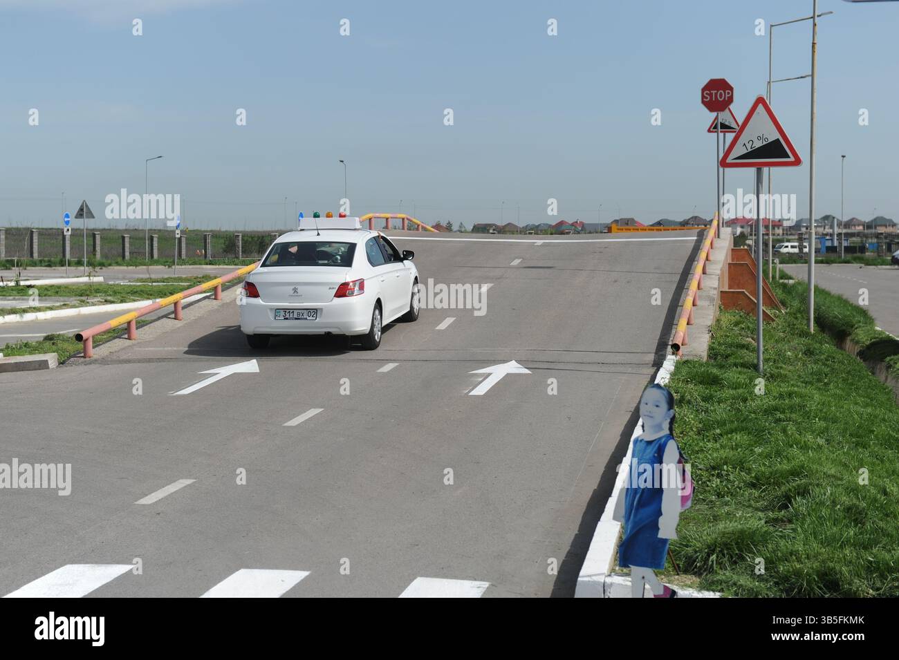 Die Führerscheinprüfung. Prüfung auf der Rennstrecke. Stockfoto