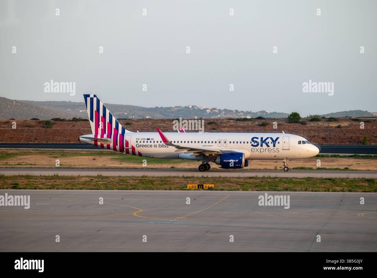 Internationaler Flughafen Athen Eleftherios Venizelos, Hauptstützpunkt von Aegean Airlines in Athen, griechischer Hauptstadt, am 12. Oktober 2024 Stockfoto
