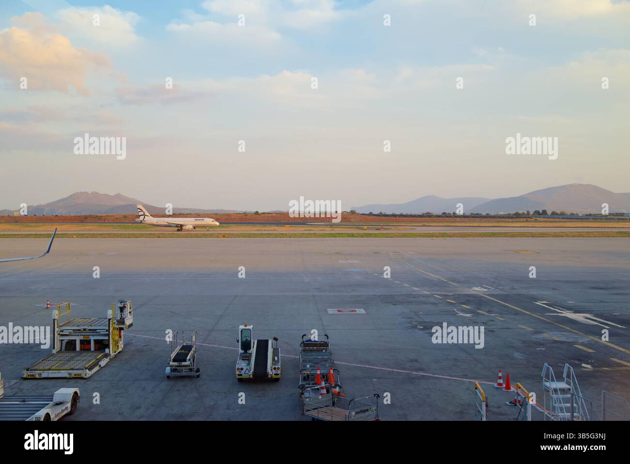 Internationaler Flughafen Athen Eleftherios Venizelos, Hauptstützpunkt von Aegean Airlines in Athen, griechischer Hauptstadt, am 12. Oktober 2024 Stockfoto