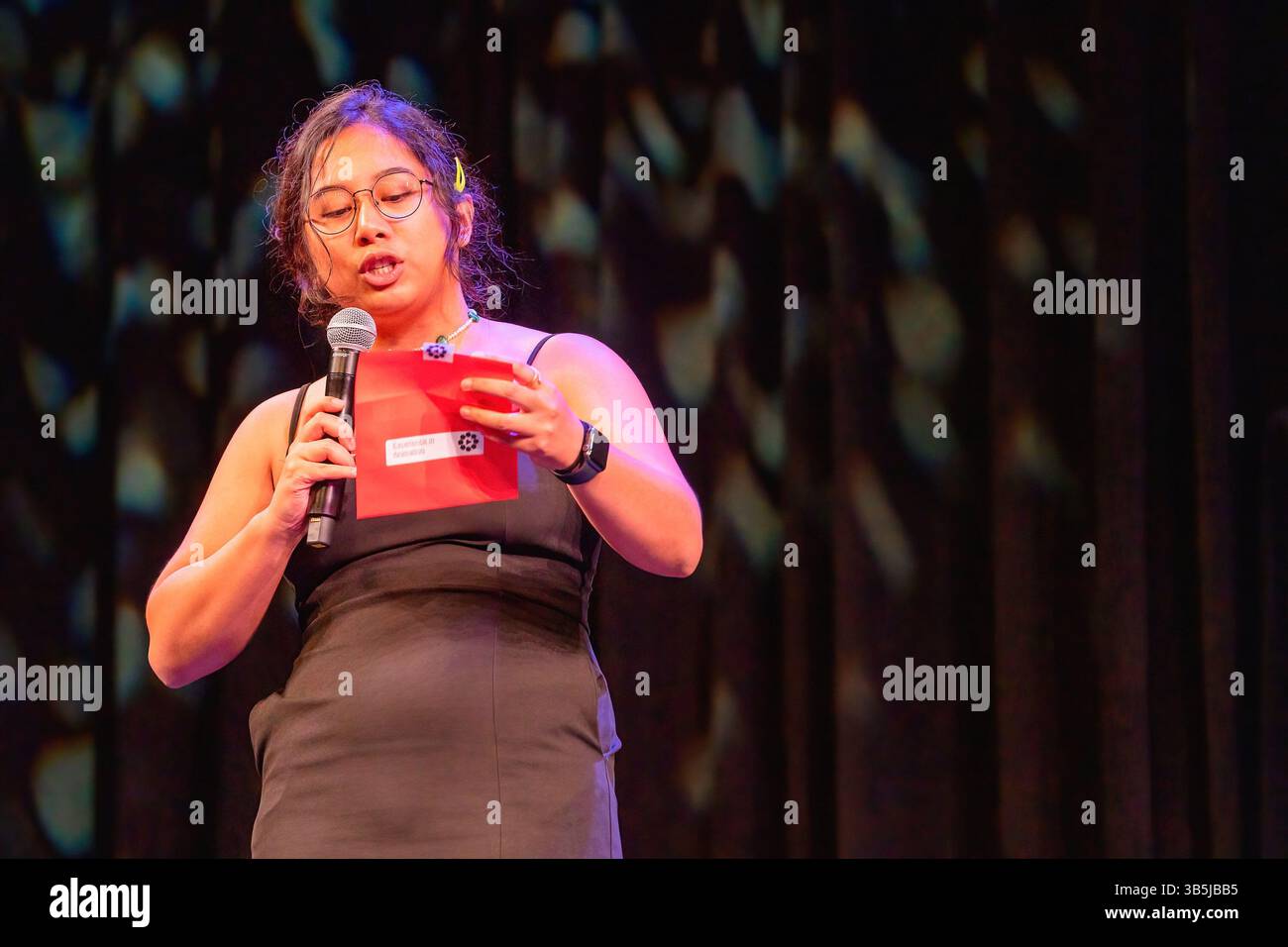 28. August 2022, Toronto, Ontario, Kanada: Sabrina Cruz nimmt an der Buffer Awards Gala Screening Teil. Das Pufferfestival ist das weltweit größte internationale Filmfestival für digitale Erstlingsfilme. Kuratieren und Feiern von Videopremieren von hochgelobten digitalen Entwicklern von heute. (Credit Image: © Shawn Goldberg/SOPA Images via ZUMA Press Wire) Stockfoto