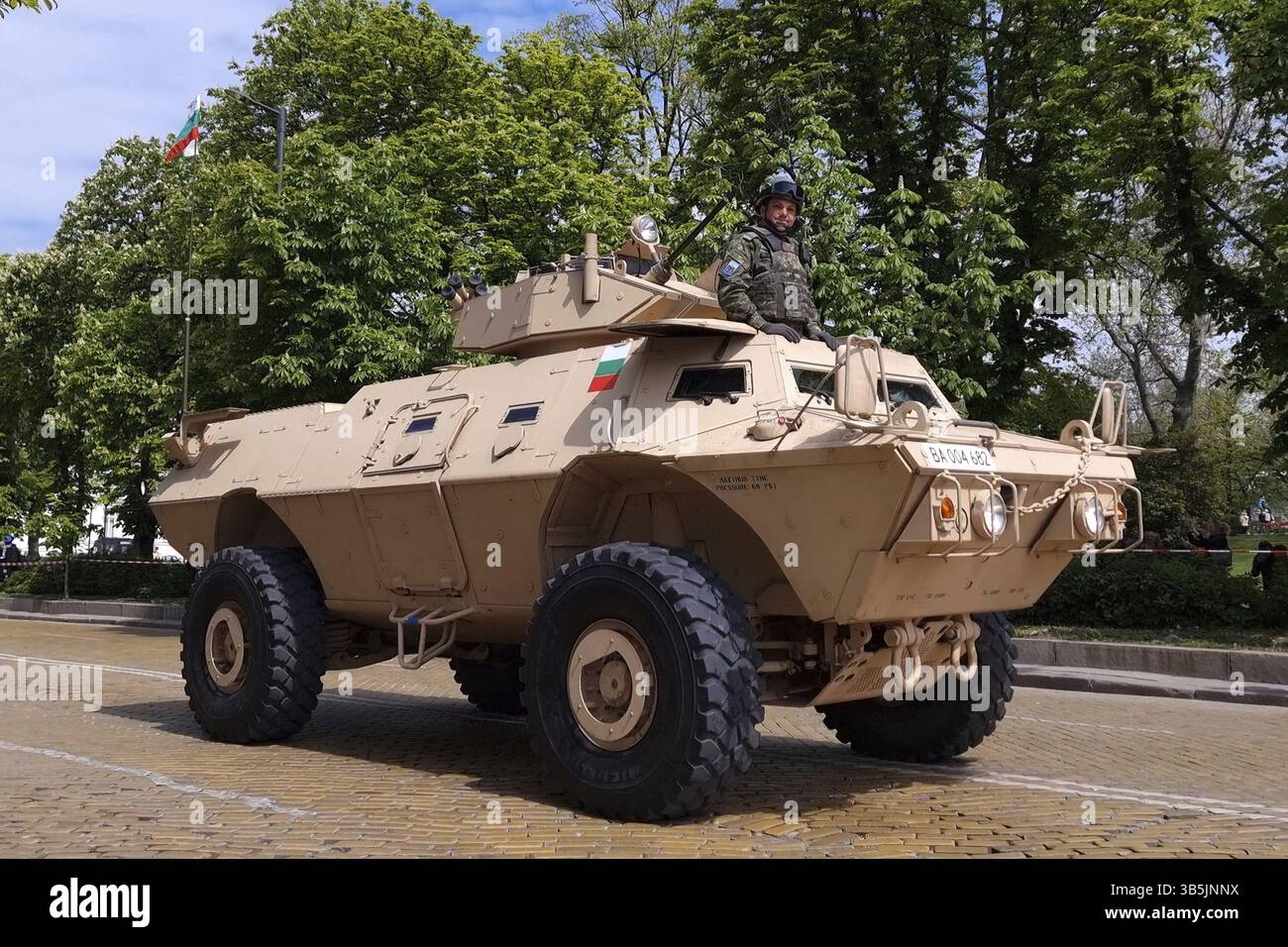 Sofia, Bulgarien - 6. Mai 2023: M1117 Guardian, gepanzertes Sicherheitsfahrzeug (ASV) wird während der Militärparade zum bulgarischen Armeetag gesehen Stockfoto