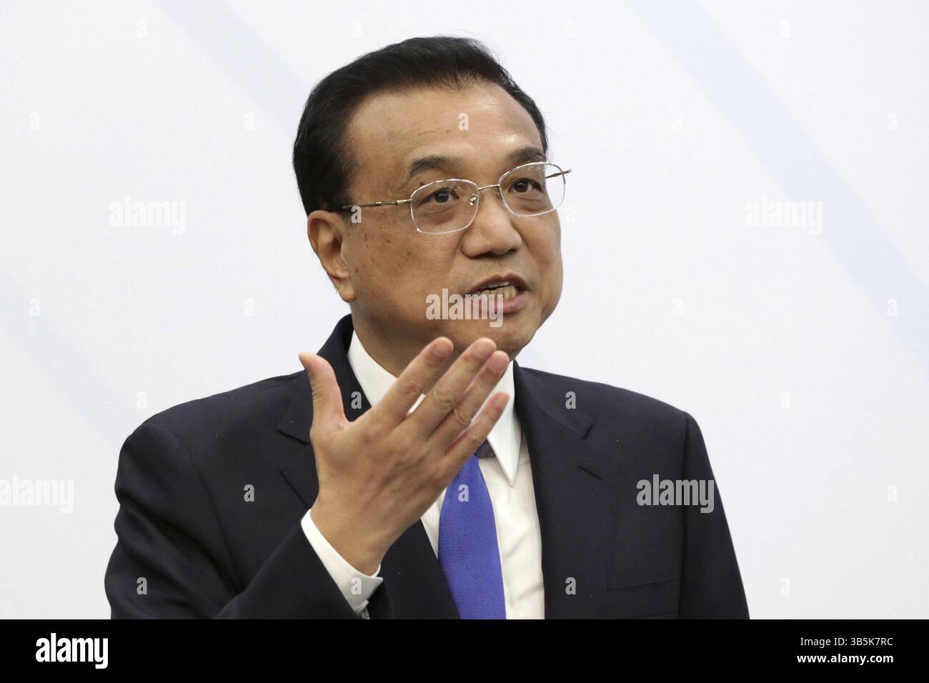 Sofia, Bulgarien - 7 Juli, 2018: Premier des Staatsrates der Volksrepublik China Li Keqiang spricht während einer Pressekonferenz am 7. S Stockfoto