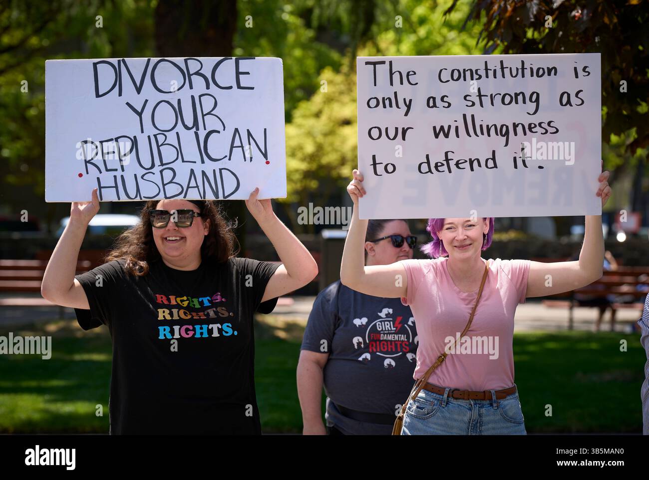 Demonstration pro Demokratie am 1. Mai 2025 in Eugene, Oregon, USA. Stockfoto