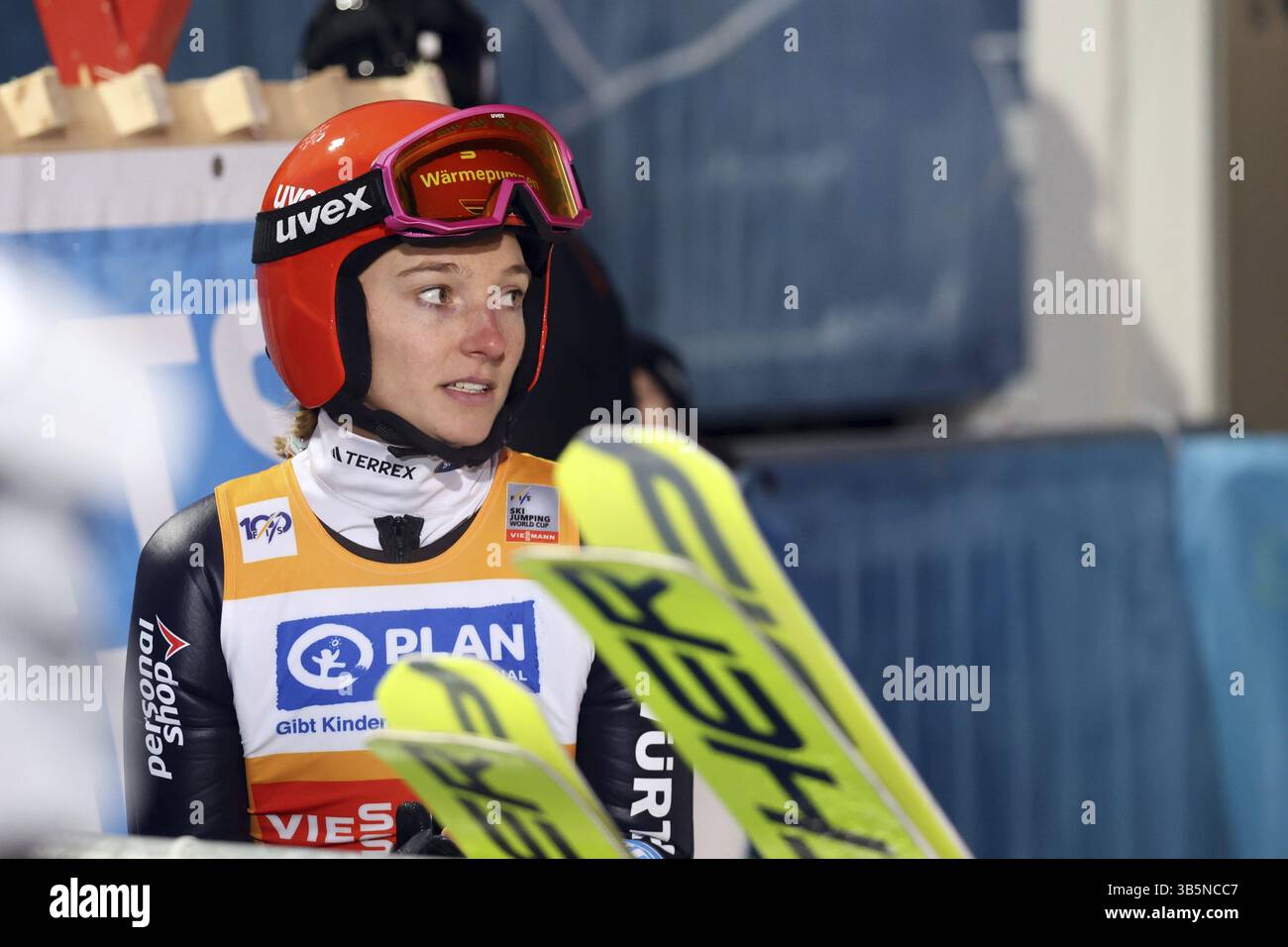 Katharina Schmid (SC Oberstdorf) bei der FIS-Weltmeisterschaft Skisprung Frauen Garmisch-Partenkirchen 2024, Garmisch-Partenkirchen, Deutschland/Deutschland Stockfoto