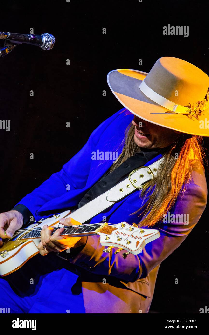 11. Juni 2022, Edmonton, Alberta, Kanada: Der kanadische Country Music Künstler Clayton Bellamy tritt während des 30. Jahrestages von Global Country Music Canada im Cook County Saloon auf. (Credit Image: © Ron Palmer/SOPA Images via ZUMA Press Wire) Stockfoto