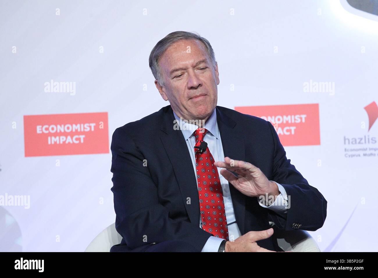 5. Juli 2022, Lagonisi, Griechenland: Der ehemalige US-Außenminister MIKE POMPEO hält eine Rede während der Sitzung „Europa: Russische Aggression und europäische Solidarität“ des 26. Jährlichen Rundtisches der Wirtschaftsregierung. (Foto: © Aristidis Vafeiadakis/ZUMA Press Wire) Stockfoto