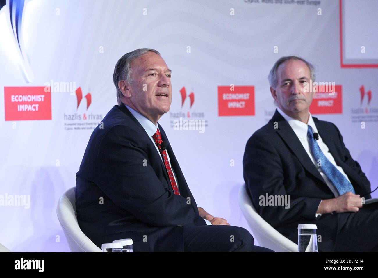 5. Juli 2022, Lagonisi, Griechenland: Der ehemalige US-Außenminister MIKE POMPEO hält eine Rede während der Sitzung „Europa: Russische Aggression und europäische Solidarität“ des 26. Jährlichen Rundtisches der Wirtschaftsregierung. (Foto: © Aristidis Vafeiadakis/ZUMA Press Wire) Stockfoto