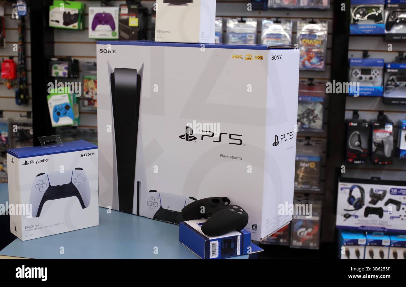 31. März 2022: 31/03/2022 El nuevo Play Station 5 de Sony se vende en Arcadia en Pavas. Foto Alonso Tenorio (Foto: © Alonso Tenorio/La Nacion Via ZUMA Press) Stockfoto
