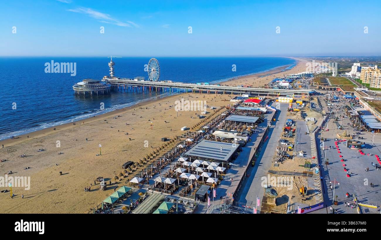 Luftaufnahme des Scheveningen Piers im niederländischen Kurort Scheveningen nahe den Haag in Südholland an der Nordsee, Niederlande Stockfoto