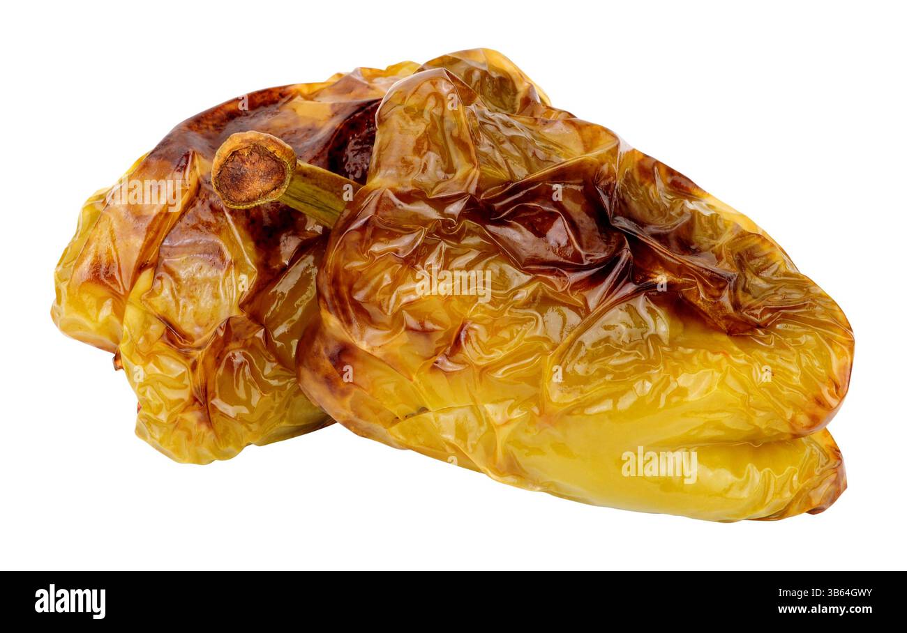 Saibling gegrillte grüne Paprikahälften isoliert auf weißem Hintergrund Stockfoto