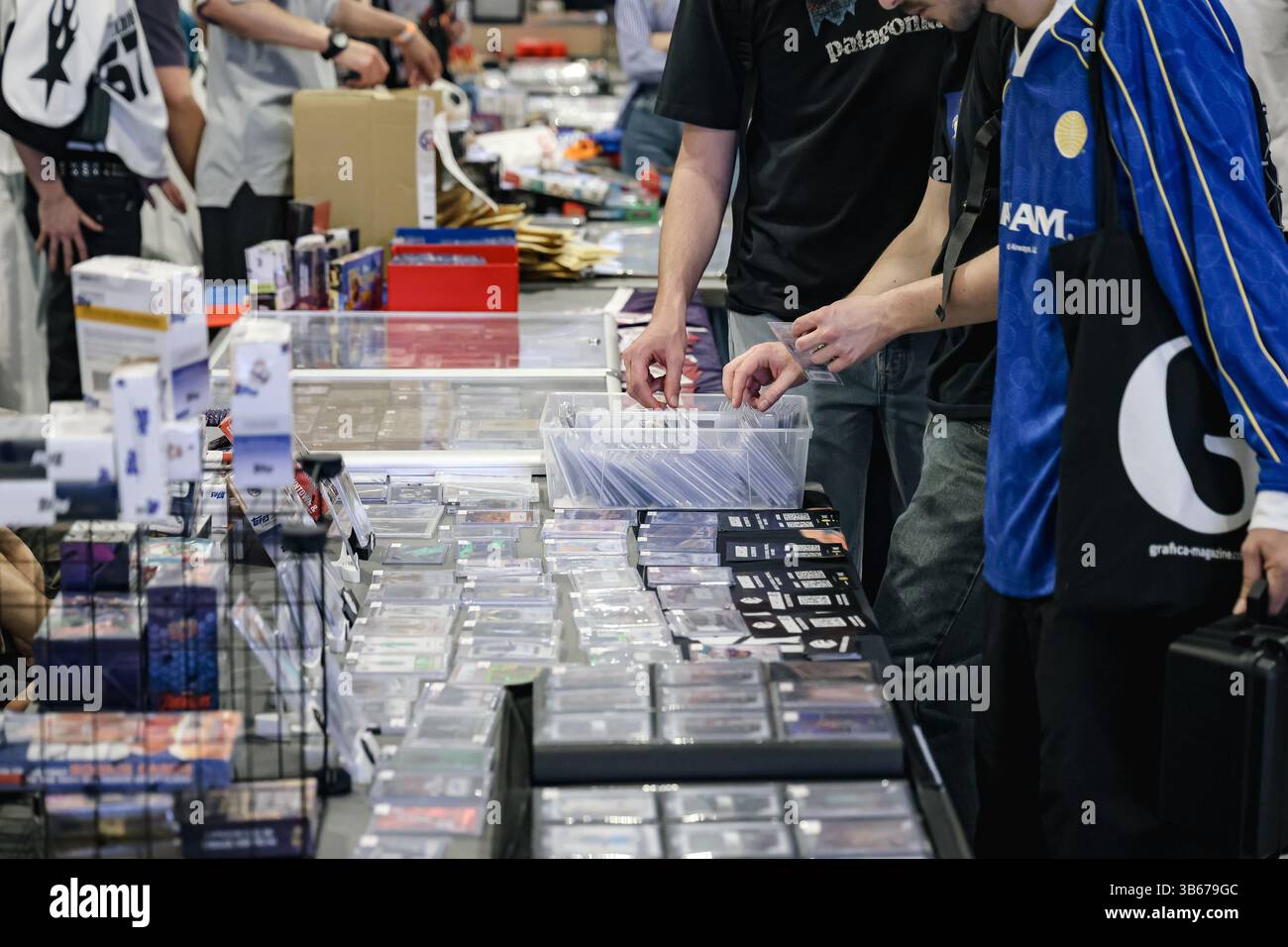 Mailand, Italien. Mai 2025. Mailand, Collect IT fair, die erste Kartenausstellung zum Sammeln von Karten mit über 100 nationalen und internationalen Ausstellern im Superstudio Più. Auf dem Foto: Ein Stand auf der Messe Credit: Independent Photo Agency/Alamy Live News Stockfoto