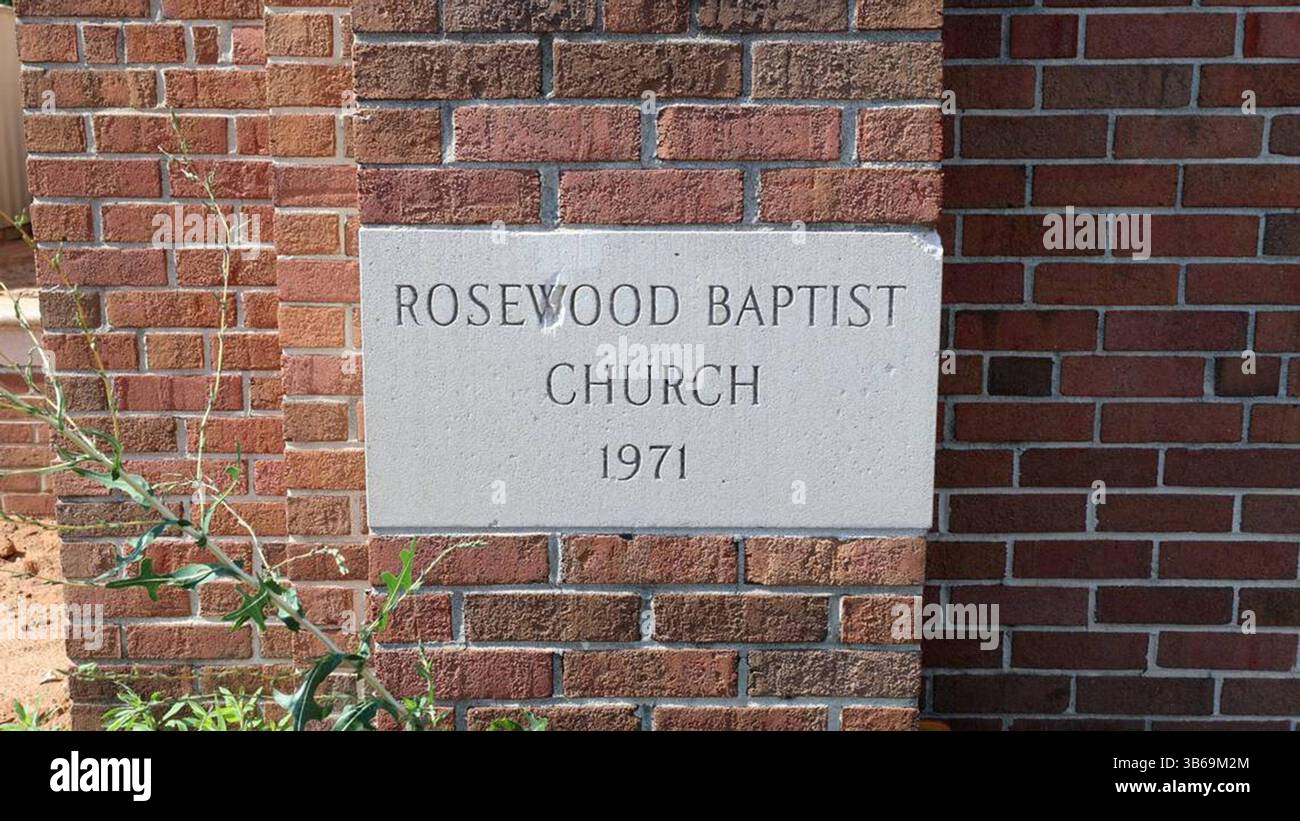 25. August 2022: Die ehemalige Stätte der Rosewood Church wird in Wohnungen umgewandelt, einschließlich des Heiligtums. Der Grundstein der Kirche weist darauf hin, dass sie 1971 erbaut wurde. (Kreditbild: © Tracy Glantz/The State Via ZUMA Press Wire) Stockfoto