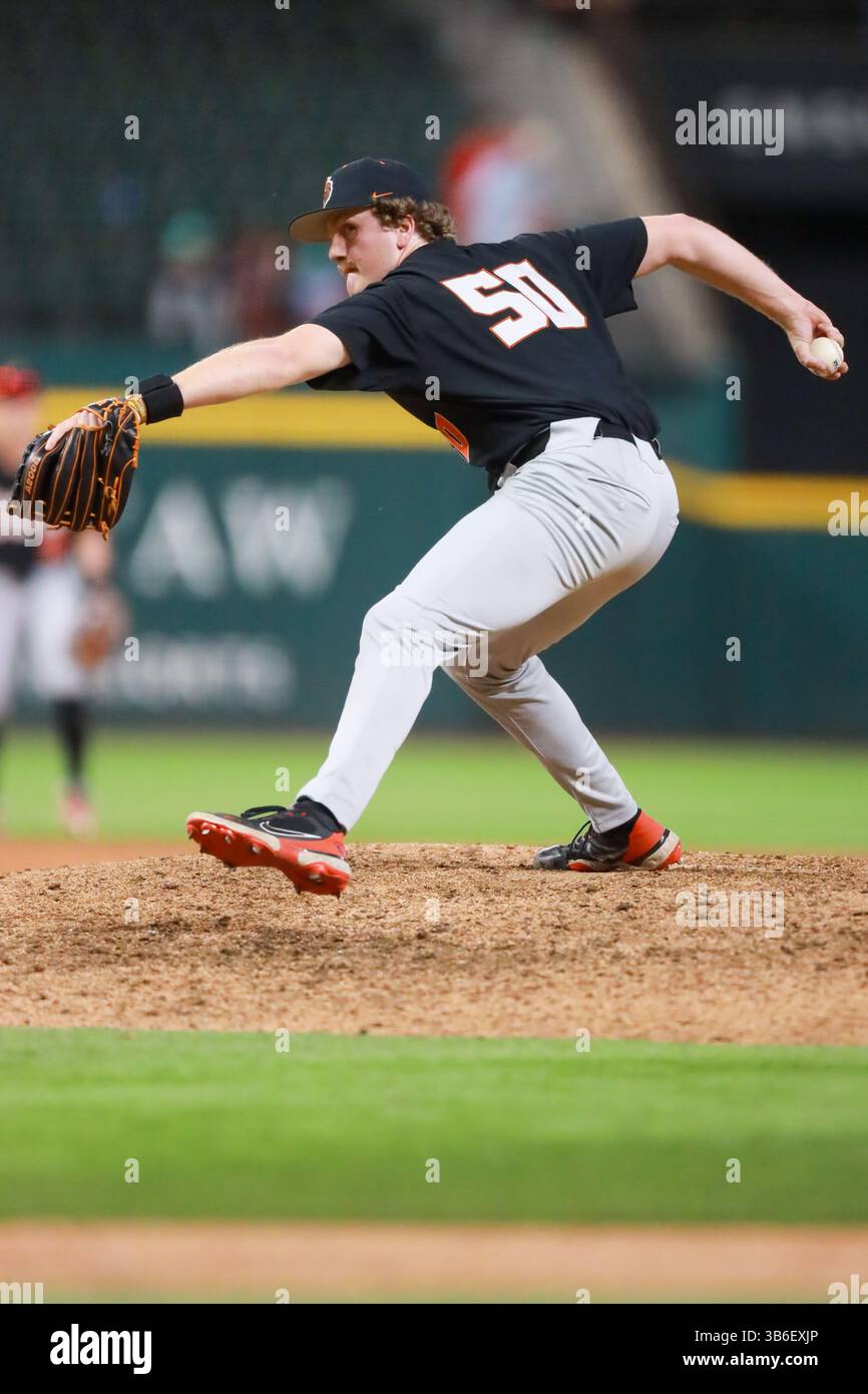 23. Februar 2024: Bridger Holmes #50 Beavers Pitcher arbeitet vom Hügel. Arkansas besiegte Oregon State 5-4 in Arlington, Texas. Richey Miller/CSM (Kreditbild: Stockfoto