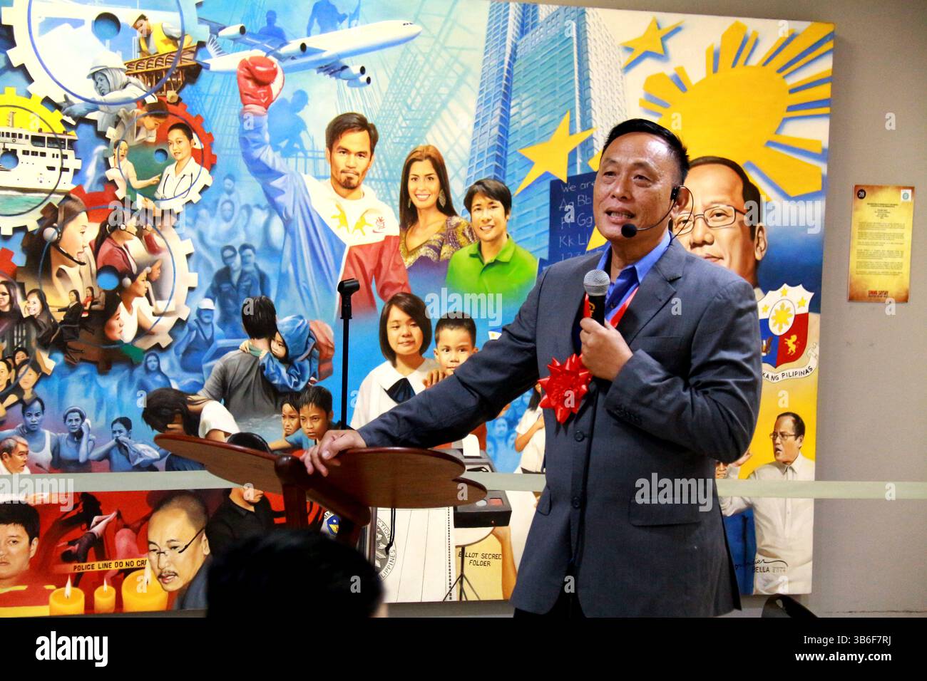 3. Mai 2025, Philippinen: European Press Agency (EPA) Chief Photojournalist Francis Malasig während eines Journalismus-Seminars im Rahmen eines World Press Freedom Day und widmete sich dem Erstarken zukünftiger Geschichtenerzähler in der Gateway Gallery von Araneta City, Quezon City am 3. Mai 2025. Francis Malasig, Cheffotojournalist der Europäischen Presseagentur (EPA), hielt während eines Journalismusseminars im Rahmen eines Welttages der Pressefreiheit seine Botschaften und erzählt seine Erfahrungen als Fotojournalist Stockfoto