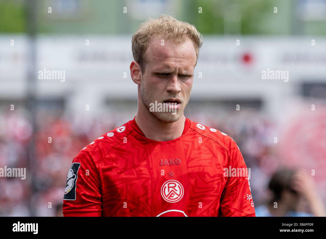 München, Deutschland. Mai 2025. Lucas Brumme (Rot-Weiss Essen, #14)/Portrait/Portraet. GER, TSV 1860 München vs. Rot-Weiss Essen, Fussball, 3. Bundesliga, 36. Spieltag, Saison 2024/2025, 03.05.2025. (DIE DFL-DFB-VORSCHRIFTEN VERBIETEN DIE VERWENDUNG VON FOTOS ALS BILDSEQUENZEN UND/ODER QUASI-VIDEO). Foto: Eibner-Pressefoto/Heike feiner Credit: dpa/Alamy Live News Stockfoto
