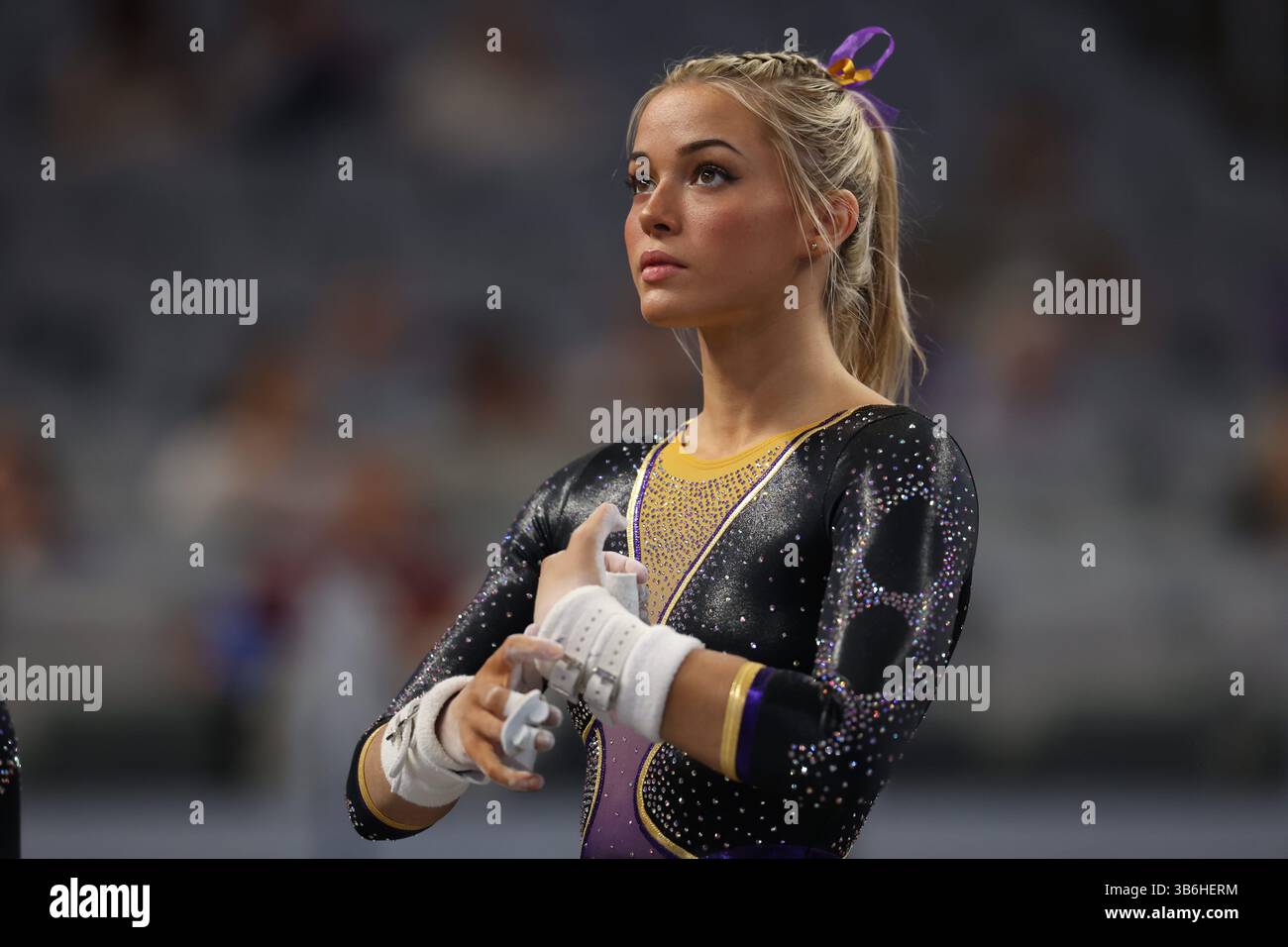 18. April 2024: Turnerin Olivia Dunne (LSU) beim NCAA National Collegiate Women's Gymnastics Championships Semifinale 1 2024 in der Dickies Arena in Fort Worth, Texas. Besser bekannt als Livvy online, ist sie eine soziale Medien und KEIN Star. Melissa J. Perenson/Cal Sport Media (Foto: © Melissa J. Perenson/CSM via ZUMA Press Wire) Stockfoto