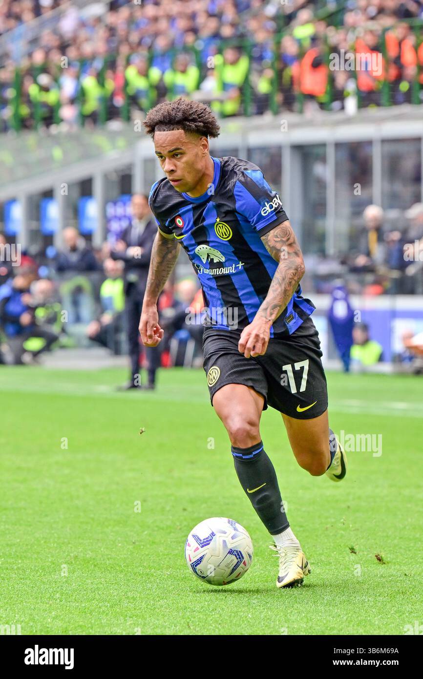 April 2024, Milano, null, Italien: Milano, Italien. April 2024. Tajon Buchanan (17) von Inter wurde während des Spiels zwischen Inter und Torino in Giuseppe Meazza in Mailand gesehen. (Foto: © Gonzales Photo/Gonzales Photo via ZUMA Press) Stockfoto