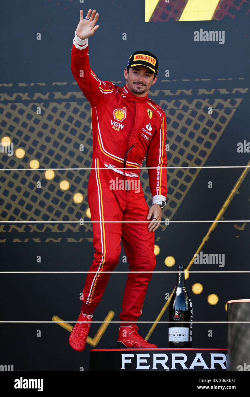 März 2024, Melbourne, Victoria, Australien: 24. März 2024, Melbourne, Victoria, Australien: der spanische Fahrer Carlos Sainz (#55) von Ferrari geht auf dem zweiten Platz nach dem Großen Preis von Australien 2024 auf das Podium (Foto: © Theo Karanikos/ZUMA Press Wire) Stockfoto