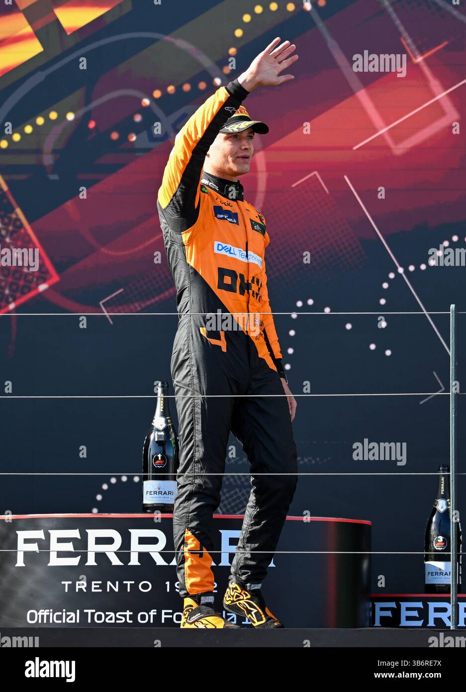 März 2024, Melbourne, Victoria, Australien: 24. März 2024, Melbourne, Victoria, Australien: britischer Fahrer Lando Norris (#4) von McLaren geht nach dem Formel-1-Grand-Prix von Australien 2024 auf den dritten Platz auf das Podium (Foto: © Theo Karanikos/ZUMA Press Wire) Stockfoto