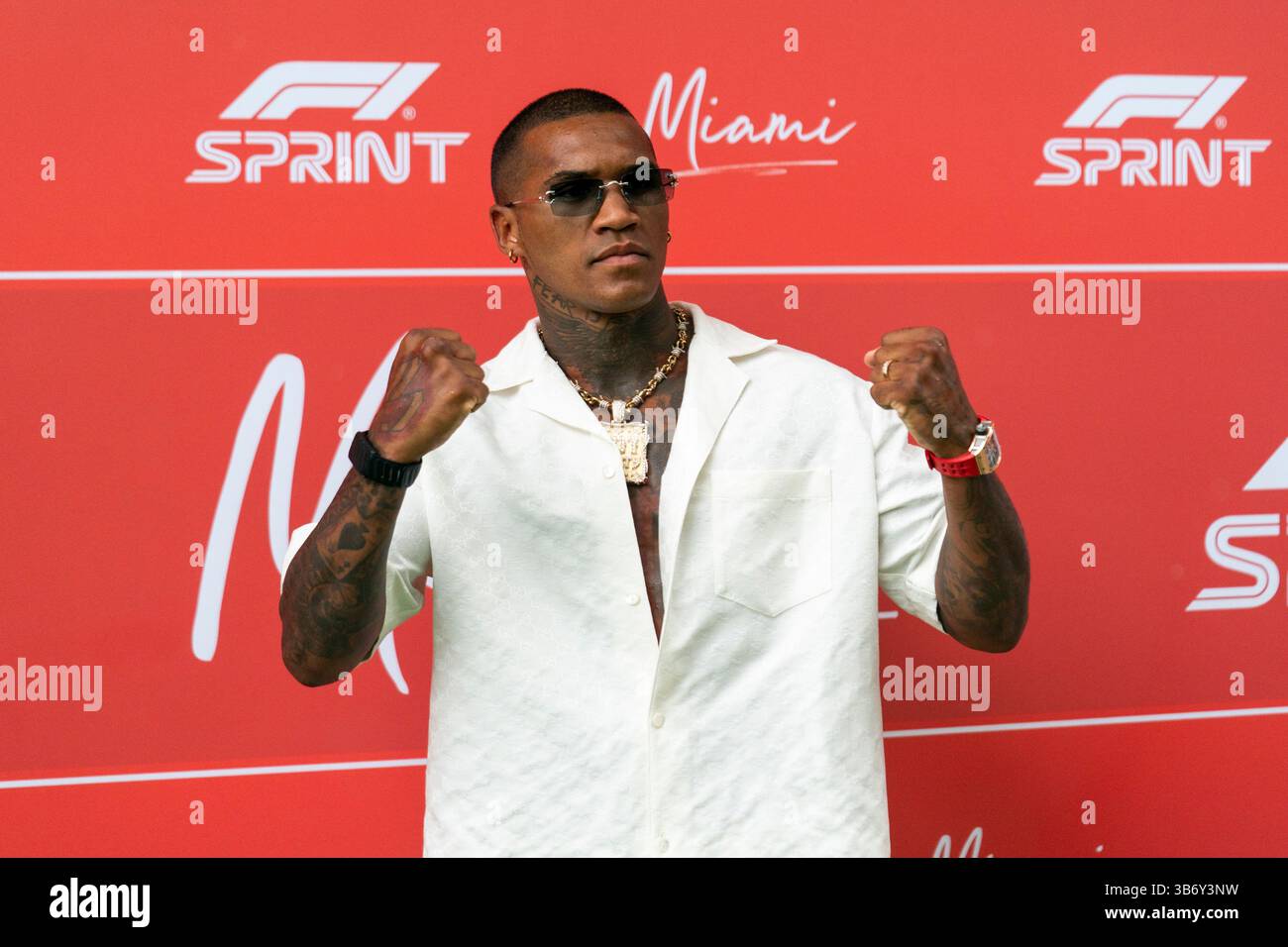 Miami Gardens, Usa. Mai 2025. Der britische Boxer Connor Benn wird am Sonntag, den 4. Mai 2025, beim Formel 1 Miami Grand Prix im Miami International Autodrome in Miami Gardens, Florida, gesehen. Foto: Greg Nash/UPI Credit: UPI/Alamy Live News Stockfoto