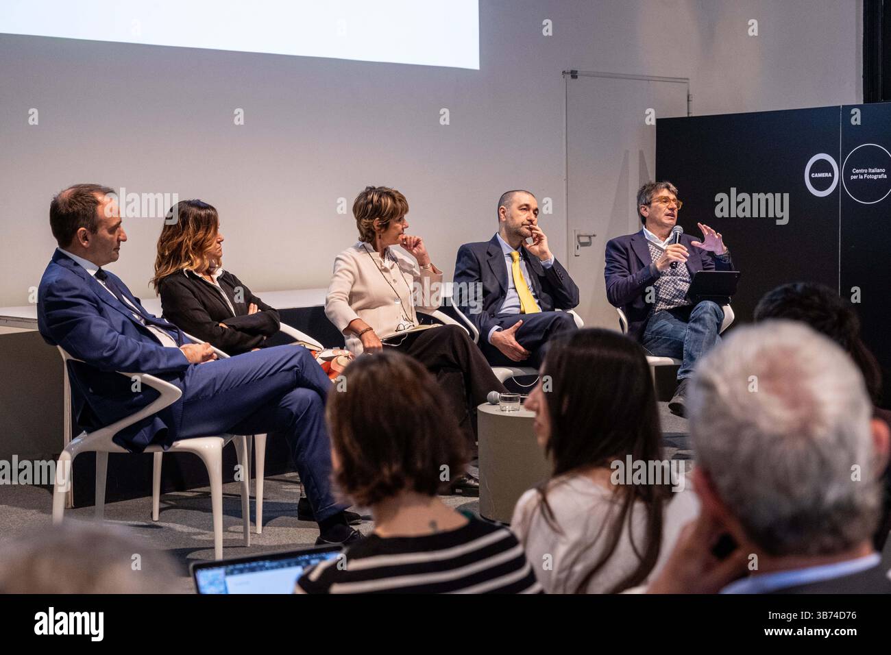Stefano Lo Russo, Laura Scomparin, Cristina Prandi, Raffaele Caterina e Pietro Garibaldi durante alcuni Momenti dellÕincontro tra candidati rettori e il sindaco, organizzato da Alleanza per Torino presso Camera - Centro italiano per la fotografia in Via delle Rosine a Torino, Italia - Cronaca - Luned“ 5 Maggio 2025 (Foto Giacomo Longo und Longo) organisiert von Alleanza per Turin im Camera - Centro italiano per Stockfoto
