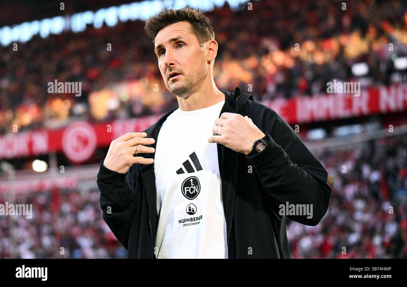 2. Bundesliga, Merkur-Spiele-Arena Düsseldorf: Düsseldorf gegen Nürnberg; Cheftrainer Miroslav Klose (FCN) Stockfoto