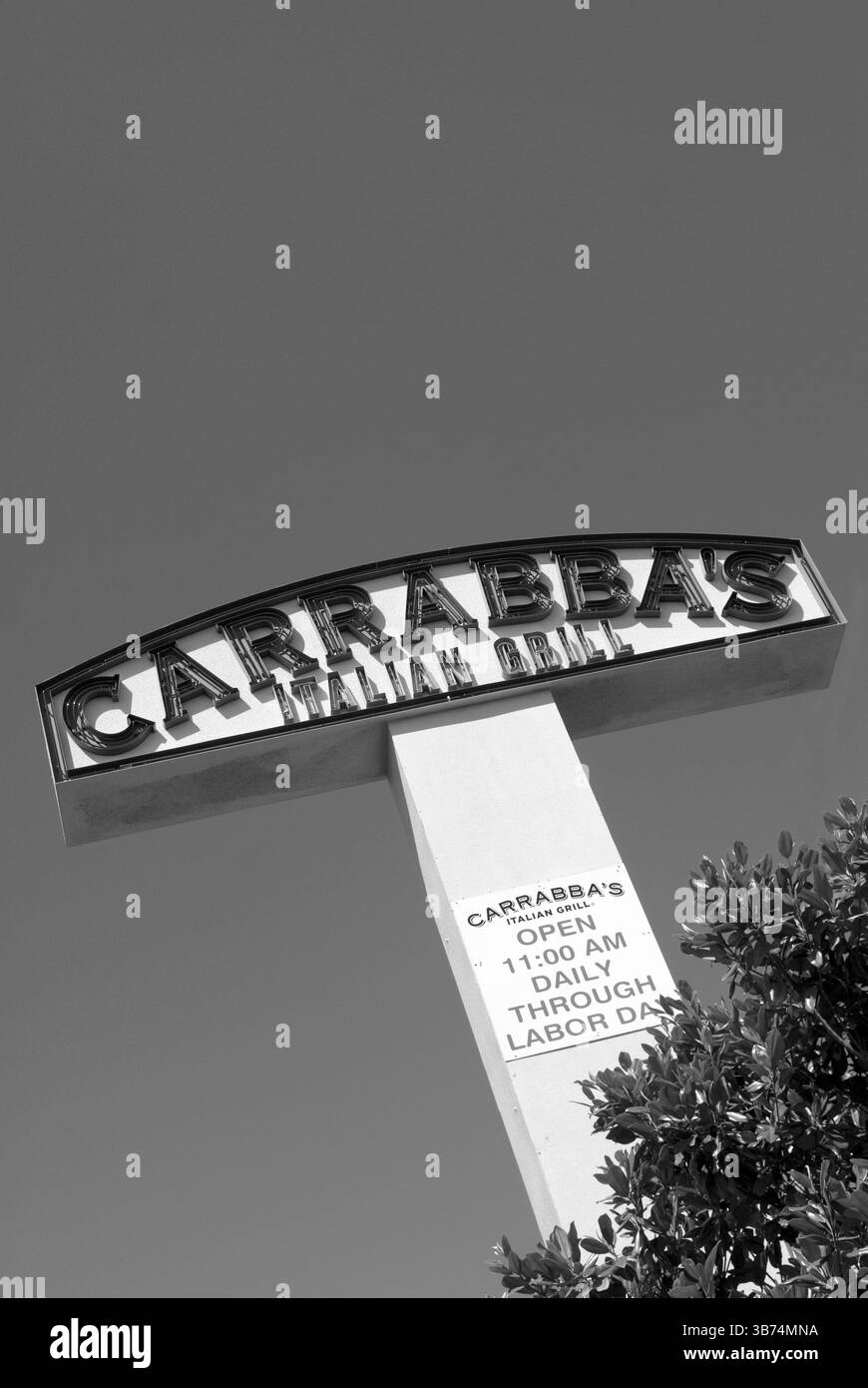 Carrabba's Italian Grill Restaurant Schild an einem sonnigen Tag in Myrtle Beach, South Carolina, USA. Stockfoto
