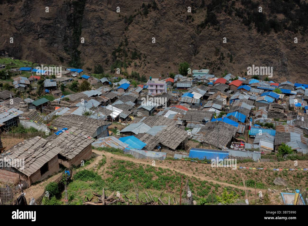Traditionelle Holzhäuser im Dorf Gatlang am Tamang Heritage Trail, Gatlang, Nepal Stockfoto