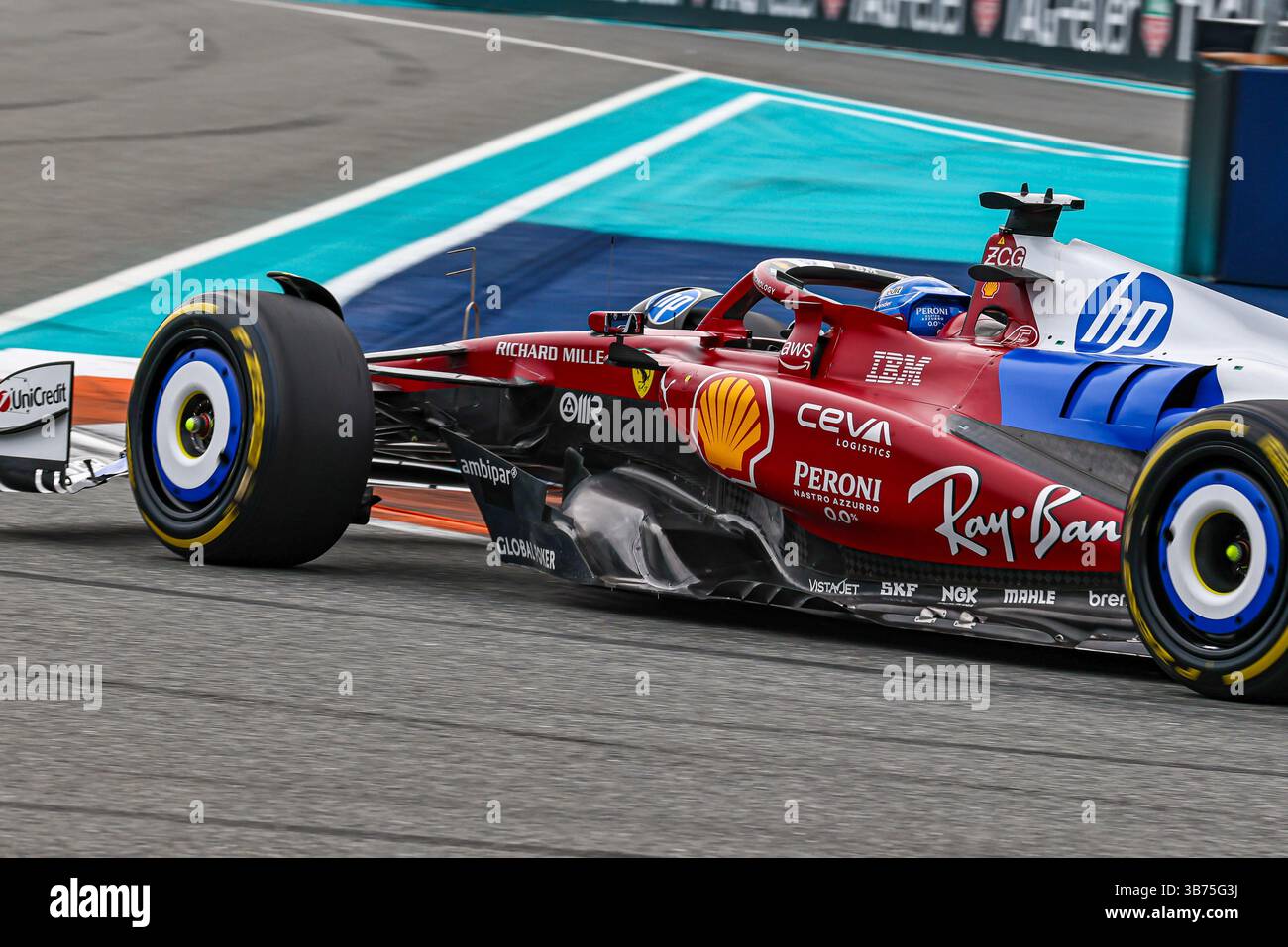 Miami, USA. Mai 2025. Charles Leclerc aus Monaco fuhr den Scuderia Ferrari HP SF-25 während des F1 Grand Prix von Miami am 4. Mai 2025 in Miami, Florida. Quelle: Stefano Facchin/Luca Rossini/E-Mage/Alamy Live News Stockfoto