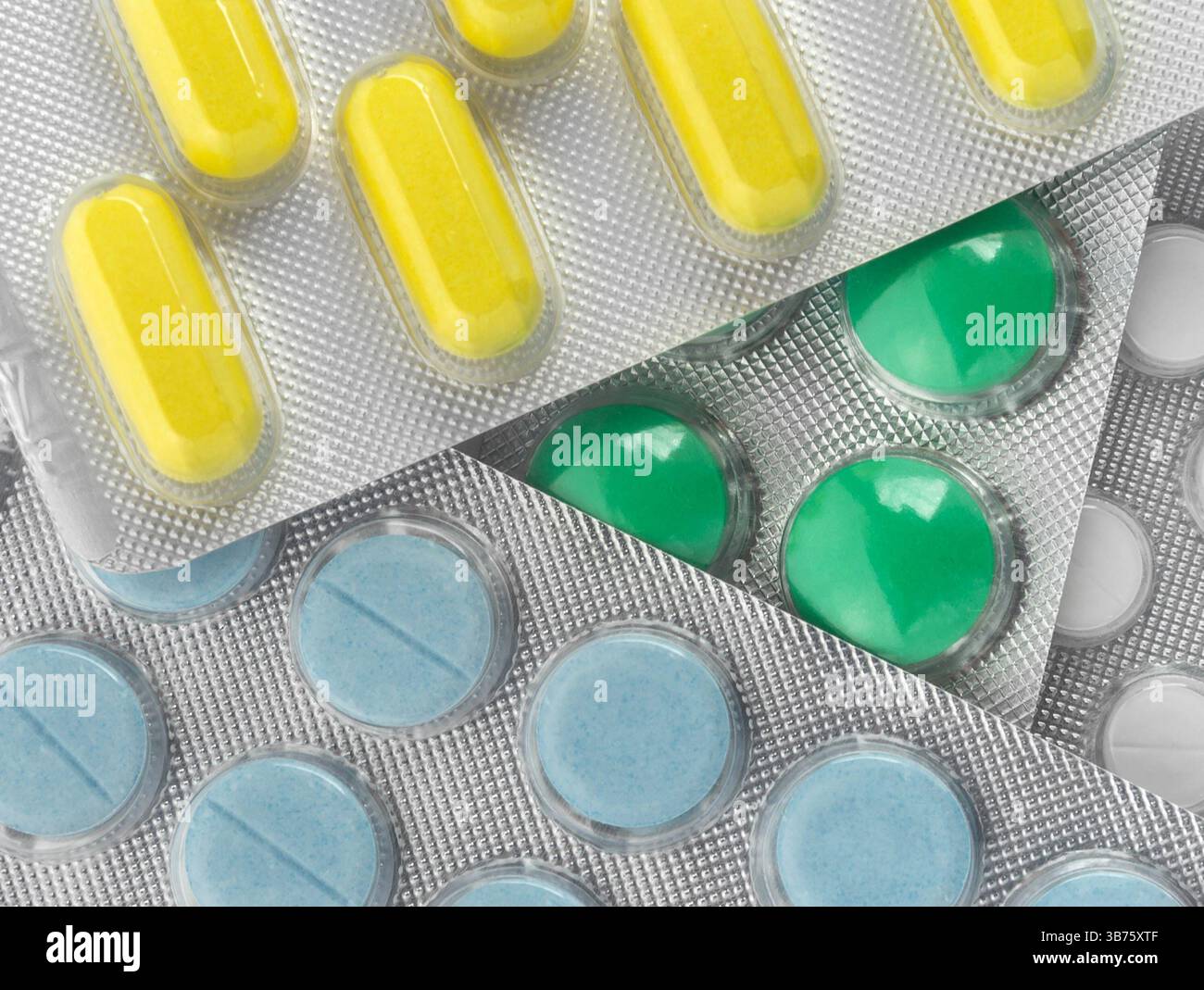 Tabletten Blisterpackung. Farbige Pillen. Verschiedene bunte medizinische Tabletten. Stockfoto