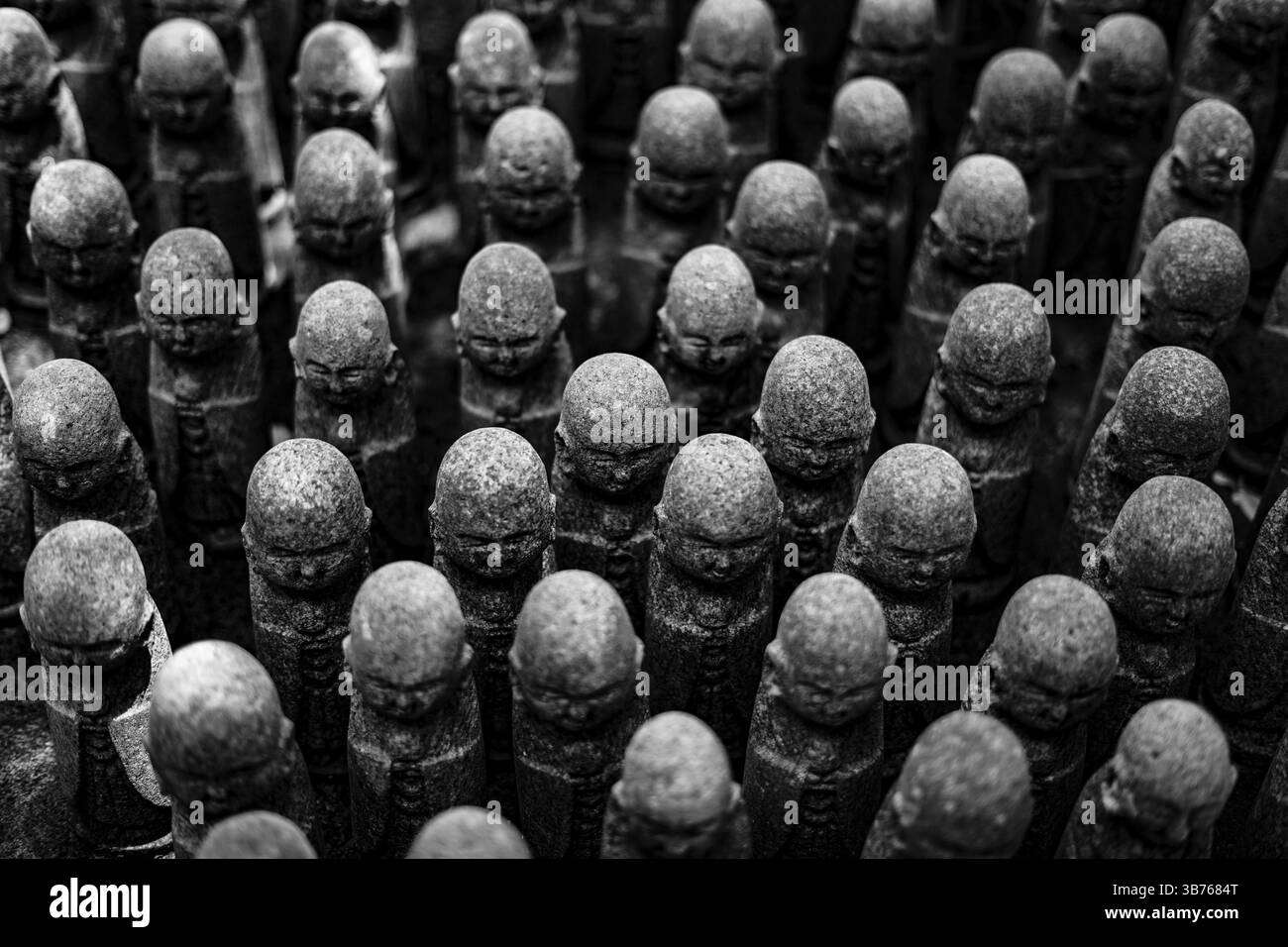 Viele Bilder von Jizos. Aufnahmeort: Stadt Kamakura, Präfektur Kanagawa Stockfoto