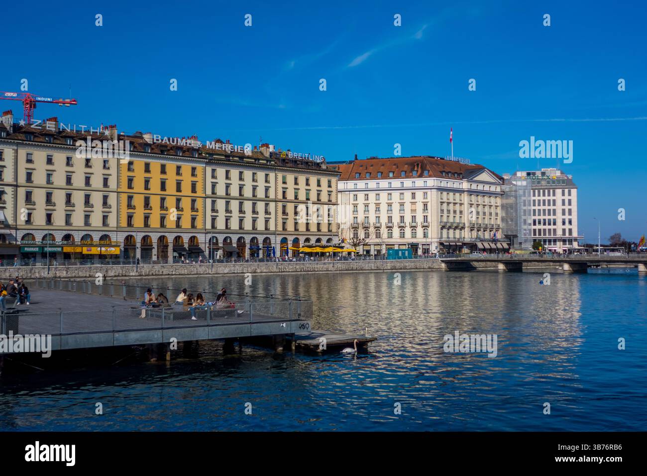 Gebäude am Ufer des Genfer Sees (Lac Leman) in Genf, Schweiz Stockfoto