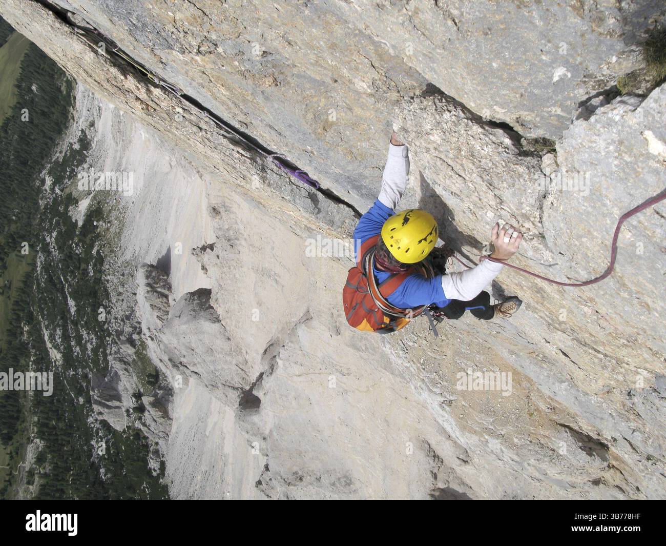 Klettern Freeclimbing Klettern Rock Rock Rock Dolomiten Sport Freude Spannung Heiligkreuzkofel Fanes Sass dla Crusc Messner extreme Stärke Energie Ausdauer Stockfoto