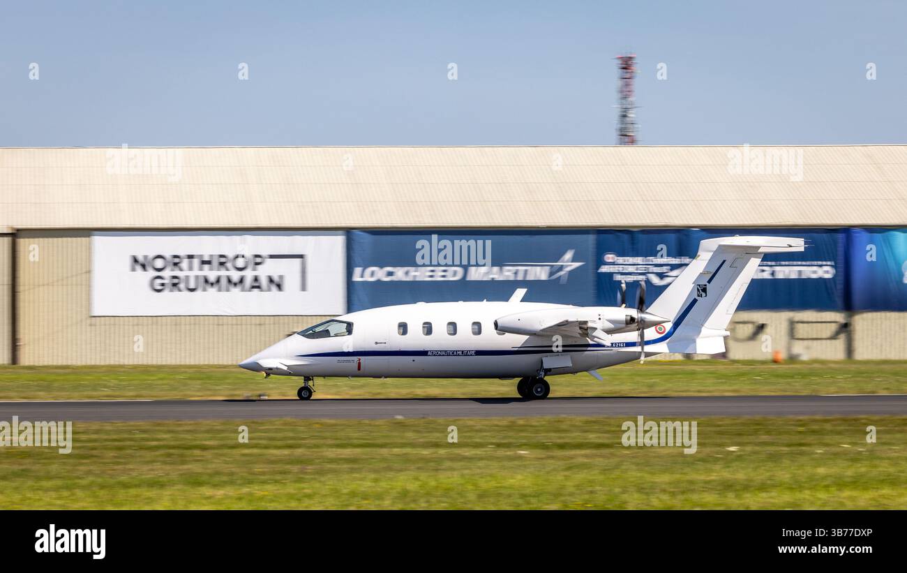 Italienische Luftwaffe - Piaggio P.180 Avanti, Ankunft bei der Royal International Air Tattoo 2024. Stockfoto